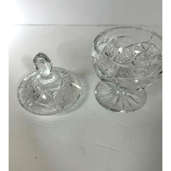 Clear pressed glass vintage candy dish with lid etched floral designs - Picture 3 of 10
